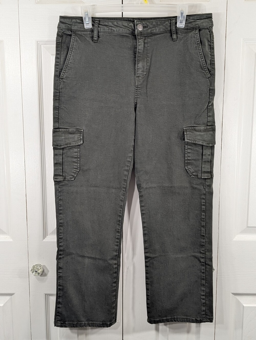 Well Worn: Verity - Tencel Blend Cargo Pant - Olive Green - Size 12/32
